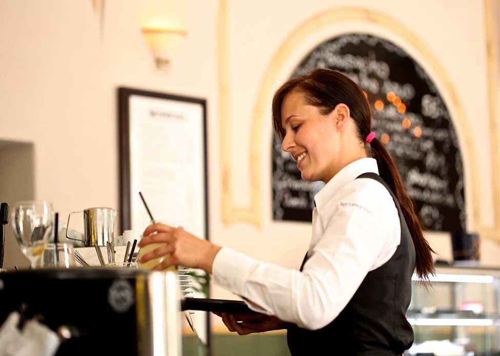 El servicio de camareros y la atención al cliente