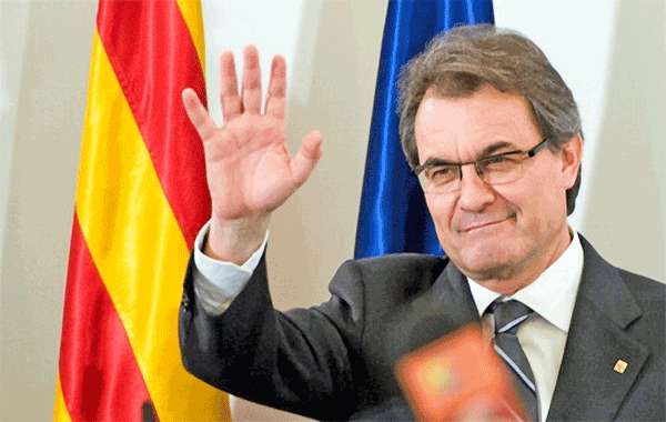 Presidente de la Generalitat Artur Mas, saluda.