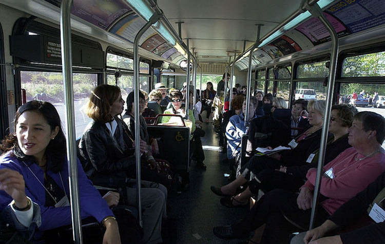 Pasajeros de un autobús de línea