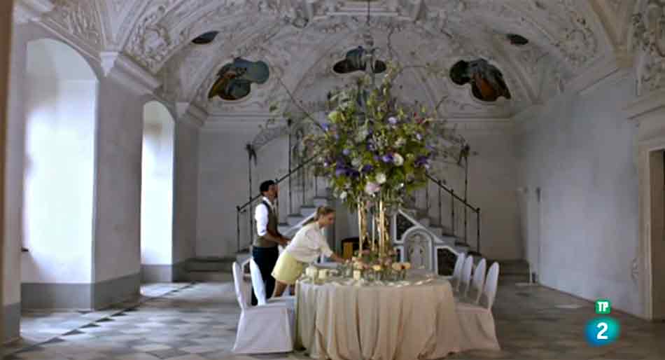 Cena en el castillo de Riegersburg para celebrar el octavo aniversairo de boda de Sonia y Emanuel, Mesa decorada para la cena