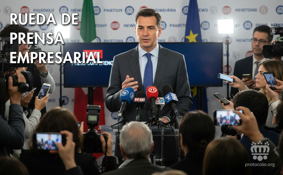 Cómo hacer una buena rueda de prensa empresarial La rueda de prense es un éxito cuando asisten muchos medios de comunicación