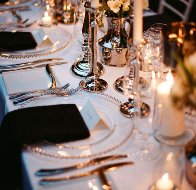 Mesa elegante para banquete