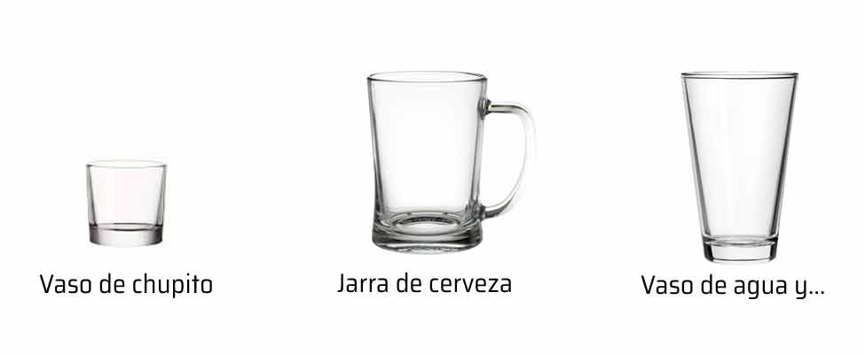 Vaso de chupito, jarra de cerveza y vaso de agua