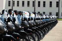 Formación de motos de policía en Venezuela.
