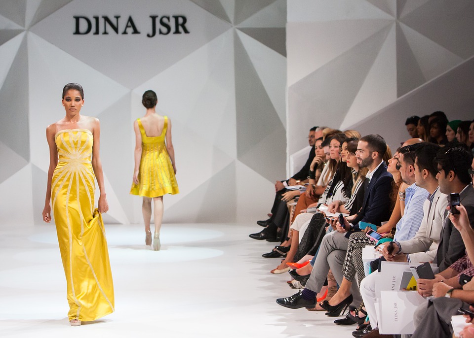 Desfile moda mujer Dina JSR